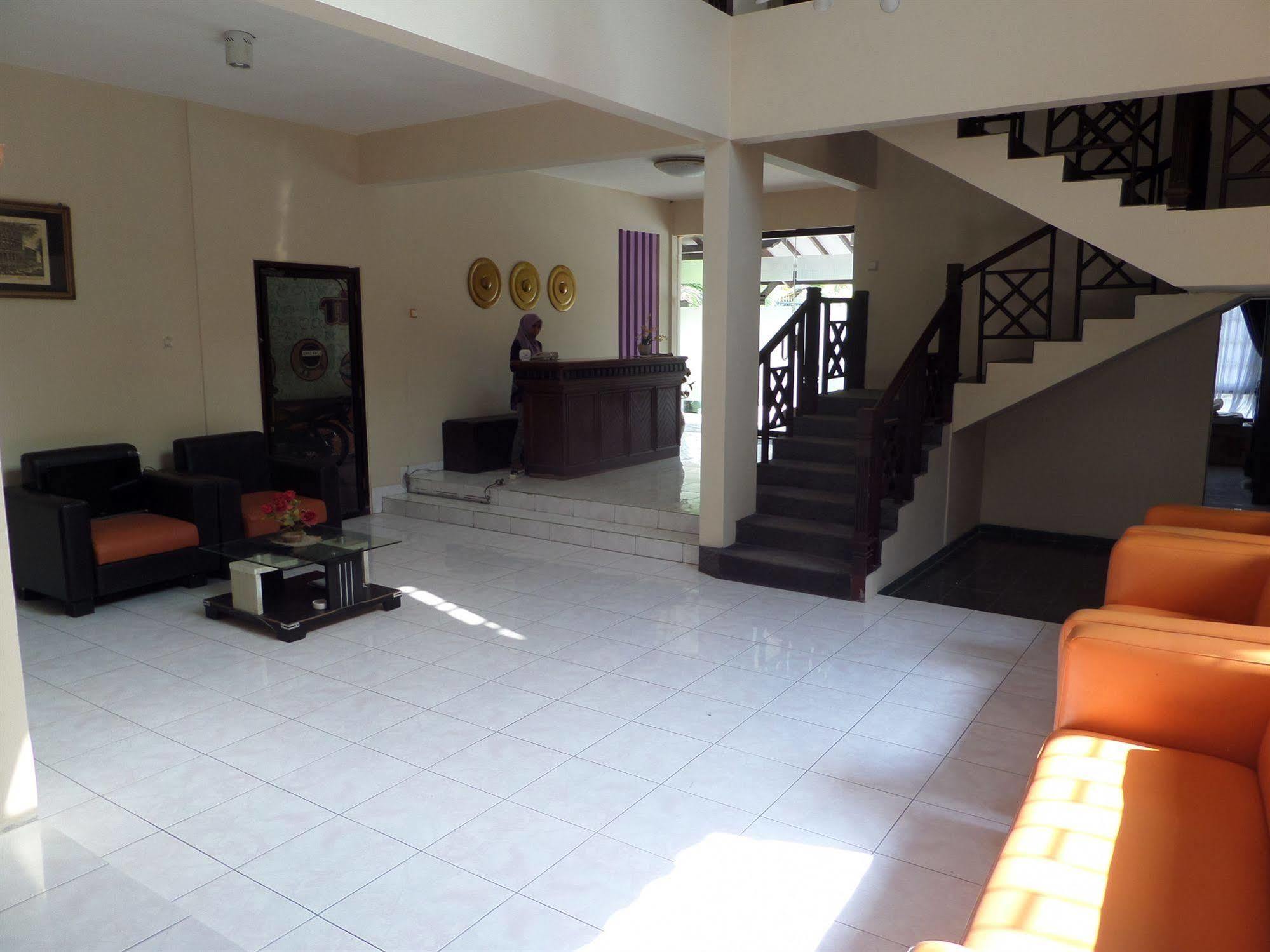Oyo 201 Emdi House Timoho Hotel Yogyakarta Exterior photo